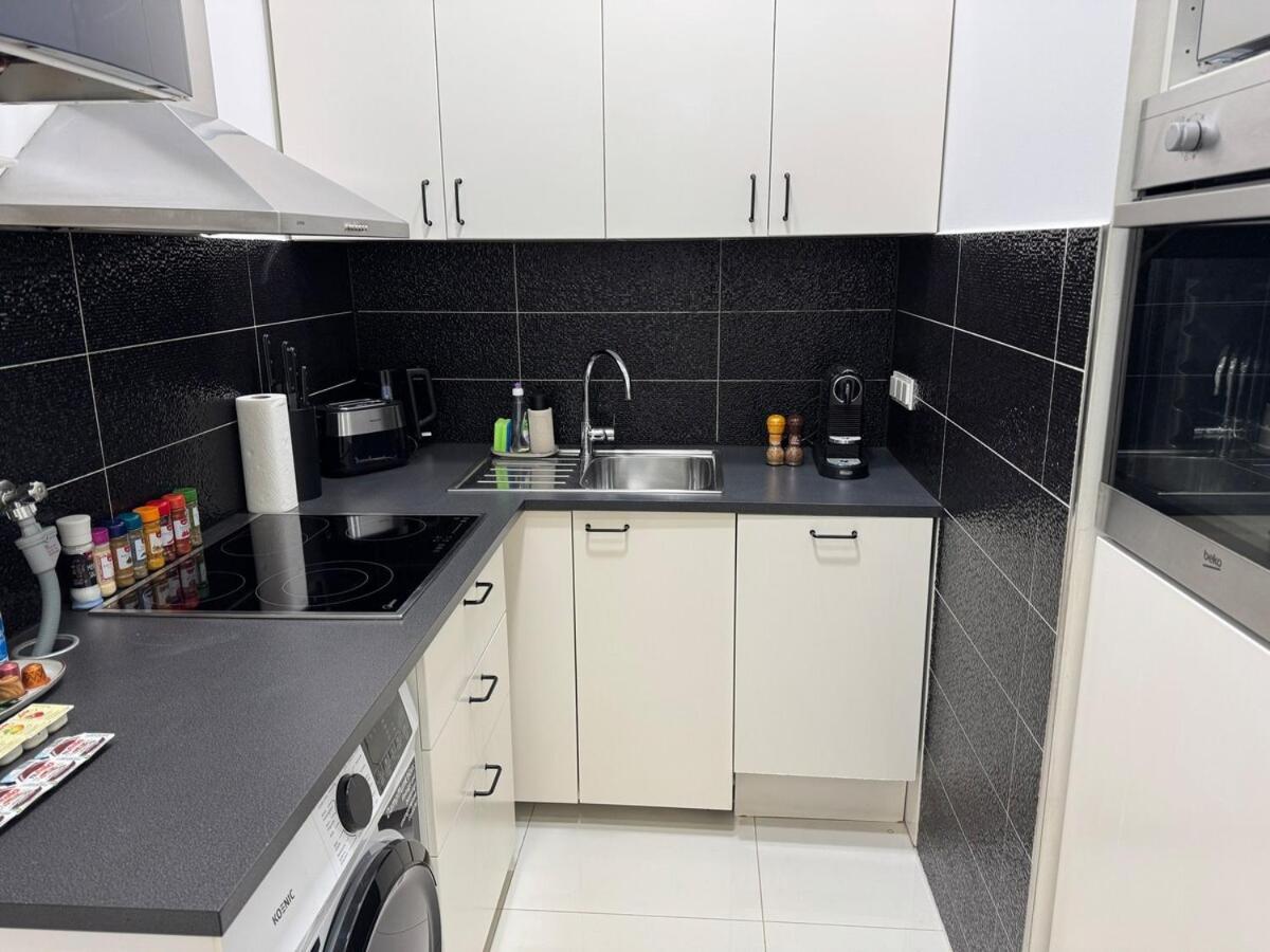 In Heart Of 4 Apartment