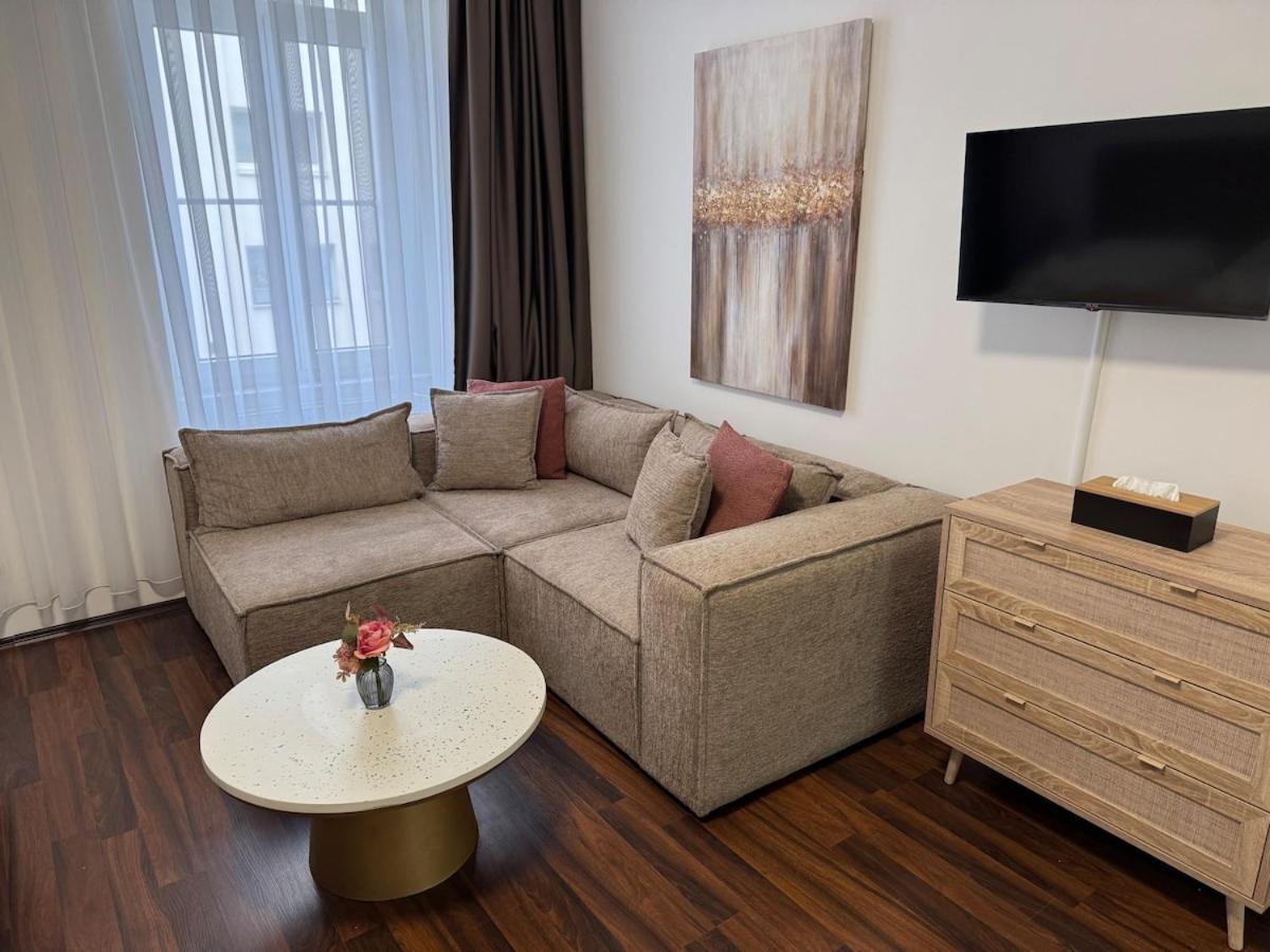 Apartment In Heart Of 4 Wien